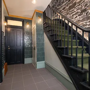 Le Coureur Des Bois 4*, Ciudad de Quebec Canadá
